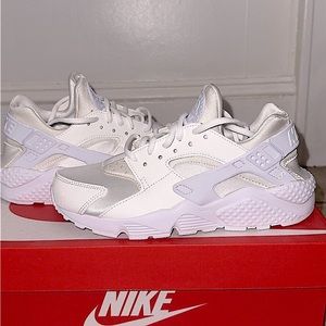 White Nike huaraches
